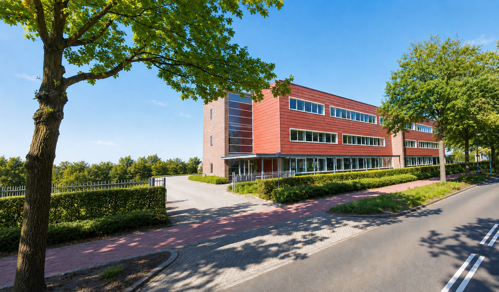 De Maas 10 te Best bedrijfsgebouw